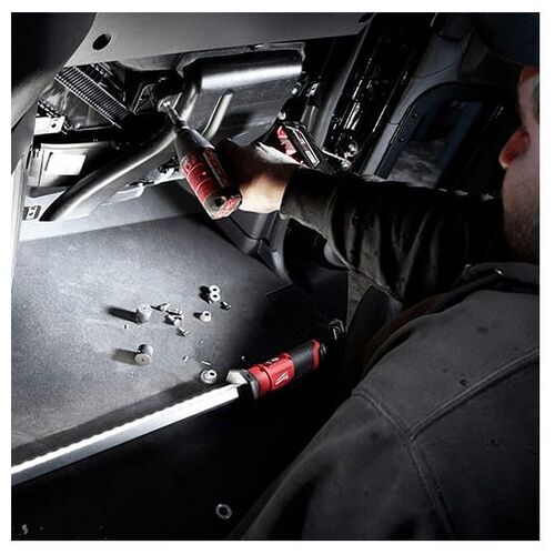 milwaukee M12 アンダーフードライト(本体のみ)