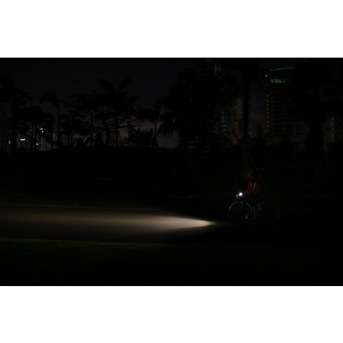 ＦＥＮＩＸ　ＬＥＤバイクライト　ＢＣ２５Ｒ　ブラック　明るさ６００ｌｍ