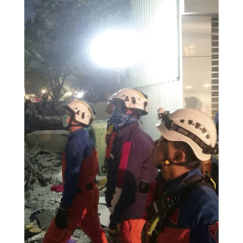 ＫＡＺ　輝夜９６０Ｗ　ＬＥＤ全光バルーンライト　大型三脚仕様