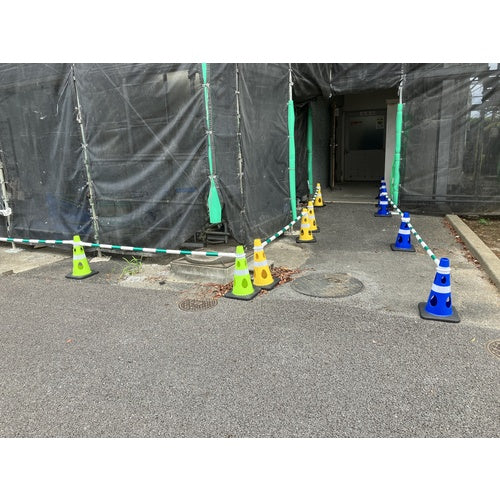 ＣＡＲ−ＢＯＹ　点滅灯設置可能タイプ（上部切り欠き加工あり）　穴あきコーン４５０　反射ホワイト　ブラウン