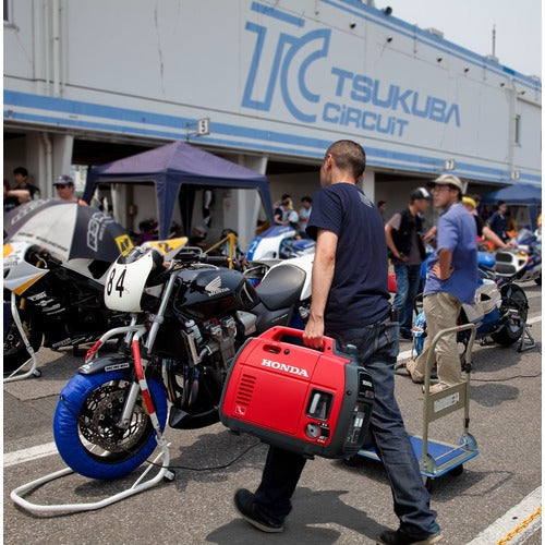 ＨＯＮＤＡ　正弦波インバーター搭載発電機　１．８ｋＶＡ（交流／直流）