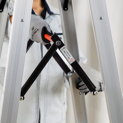 ＴＲＵＳＣＯ　軽量専用脚立　天板高さ１．３９ｍ